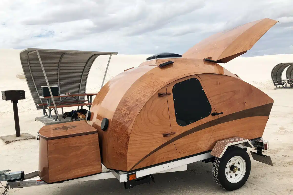 Comment construire une caravane teardrop à petit budget pour des vacances inoubliables