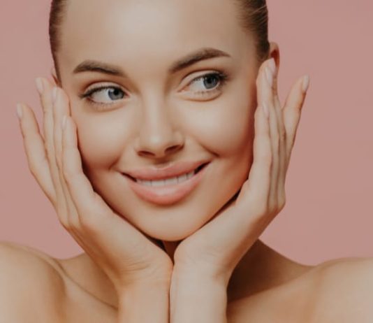 Techniques et solutions efficaces pour un rajeunissement facial réussi Rajeunissement facial - Différentes techniques et solutions possibles